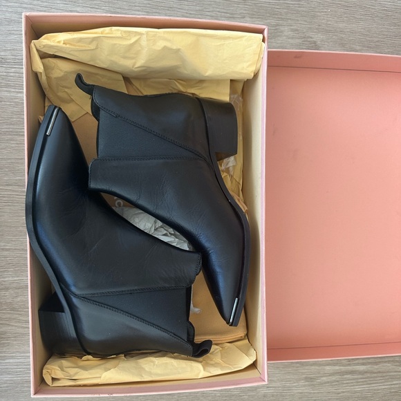 Acne Studios - Jensen Ankle Boot in Black Napa Leather - Size 35 - Picture 3 of 8
